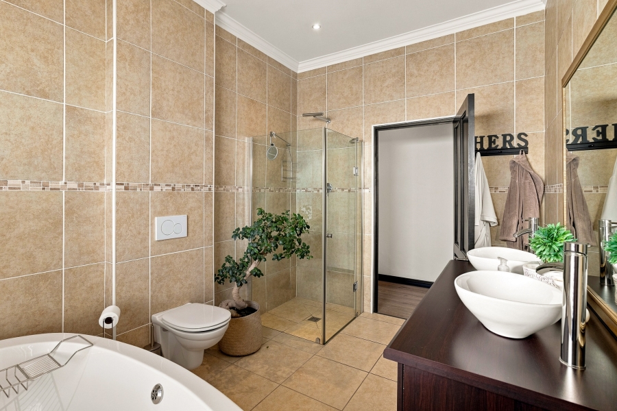 4 Bedroom Property for Sale in Croydon Vineyard Estate Western Cape